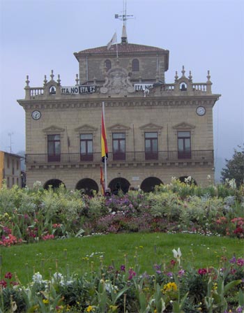 Ayuntamiento de Irun con la bandera republicana